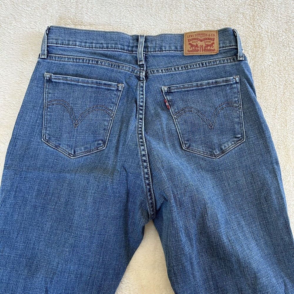 Levi's Women's Curvy Bootcut Jeans Medium Wash Size Size 30 - Picture 4 of 6